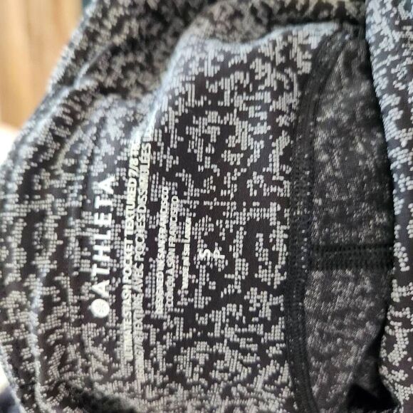 Athleta Women's Black & Gray Ultimate Stash Pocket Textured 7/8 Leggings Size S - Picture 11 of 13